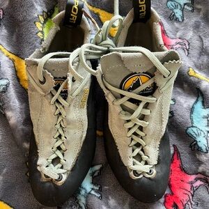 La Sportiva Mythos - Size 38/6.5